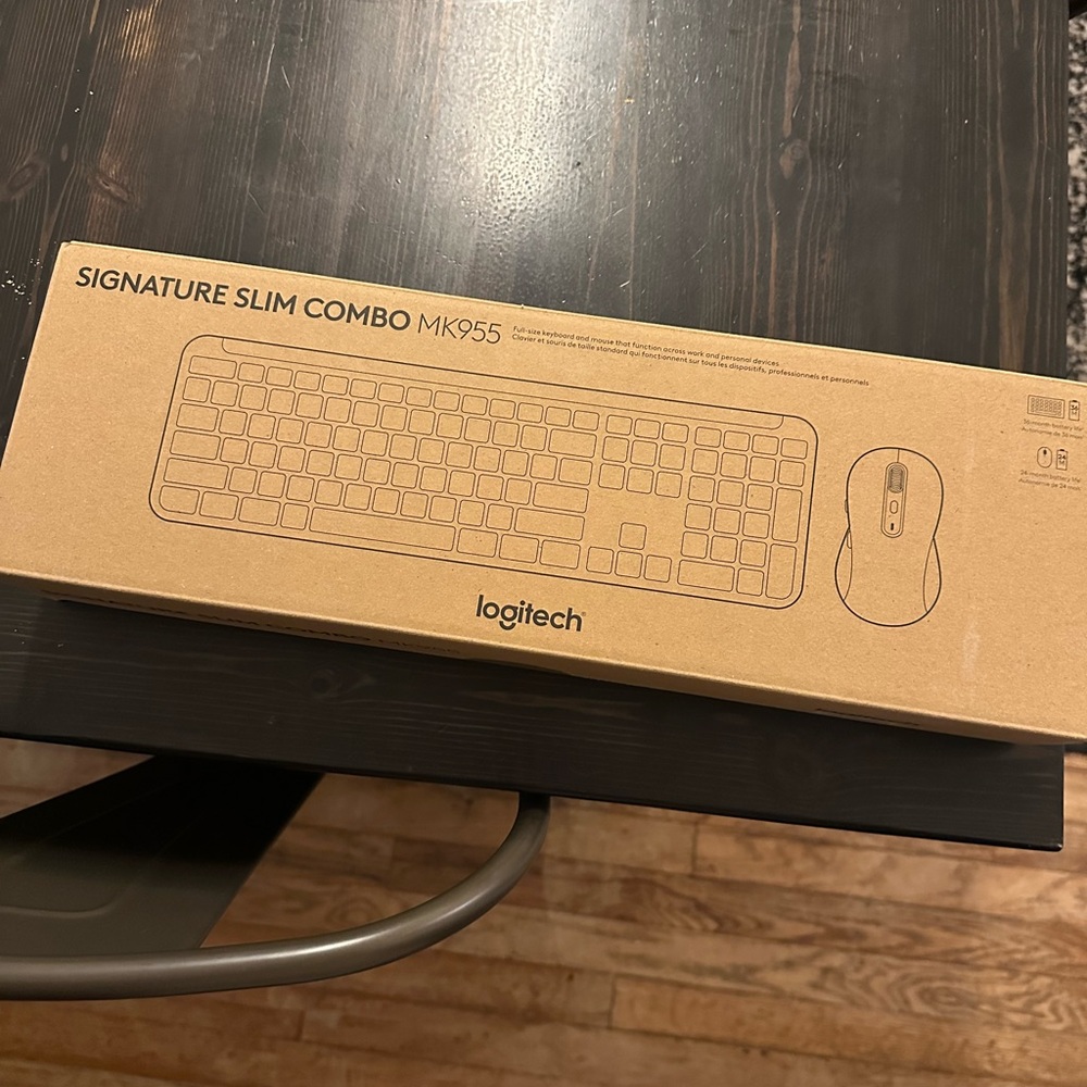 Logitech Wireless Mouse in Black